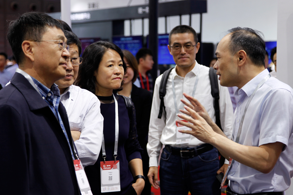 巅峰国际官网-钻营健全,你我一路成长