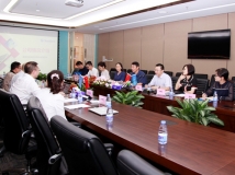 南山区人大常委会邓志荣副主任调查巅峰国际官网科技