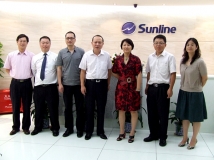 南山区当局常委、副区长罗敏一行光临巅峰国际官网领导工作